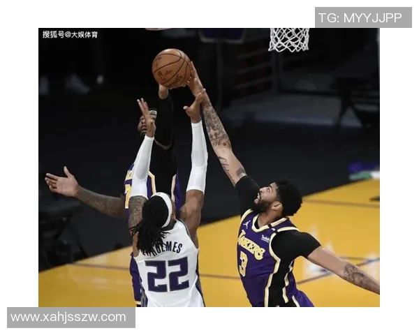 2018年火箭队与湖人队季前赛精彩对决回顾与分析